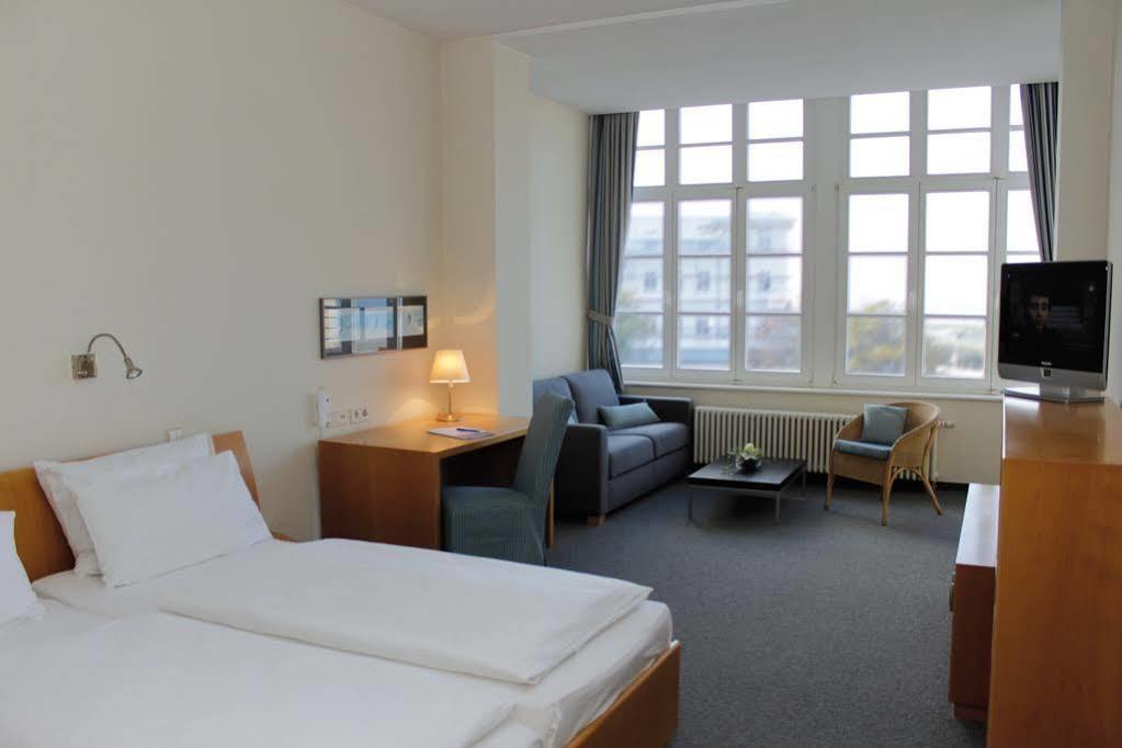 Hotel Am Leuchtturm Rostock Exterior photo