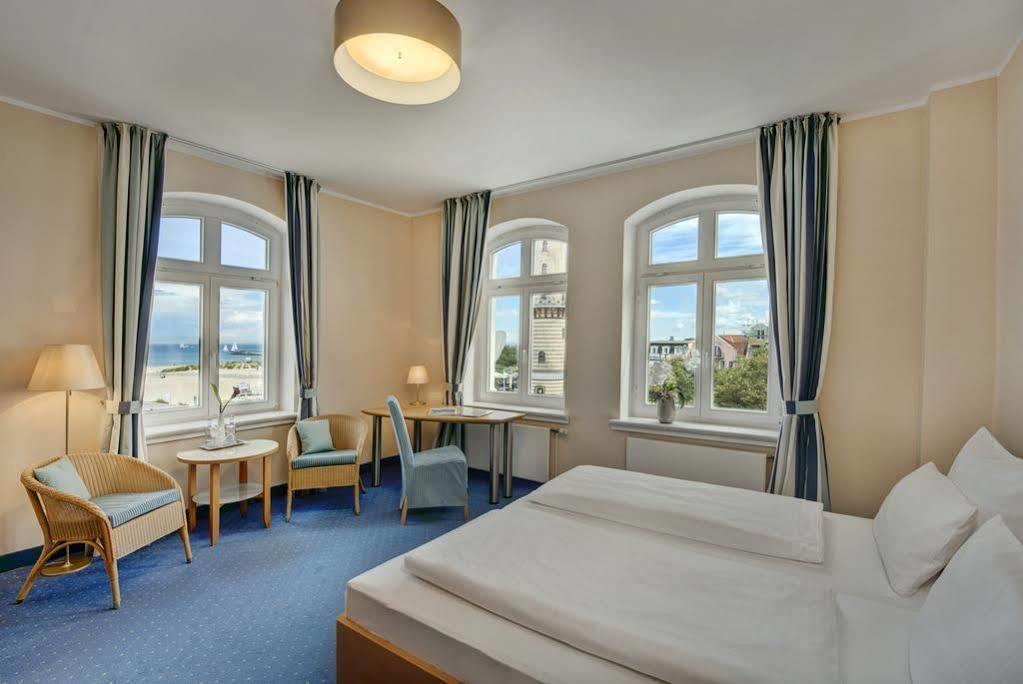 Hotel Am Leuchtturm Rostock Exterior photo